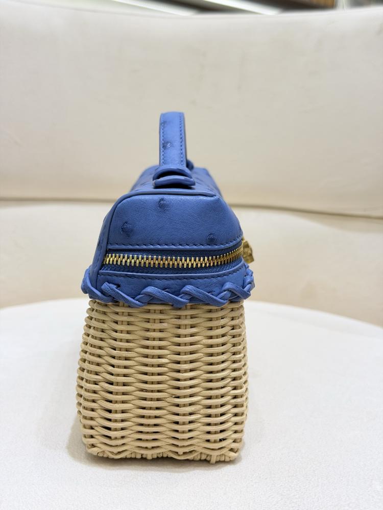 شنطة لورو بيانا Extra West Wicker Ostrich Lora piana مقاس 19 cm