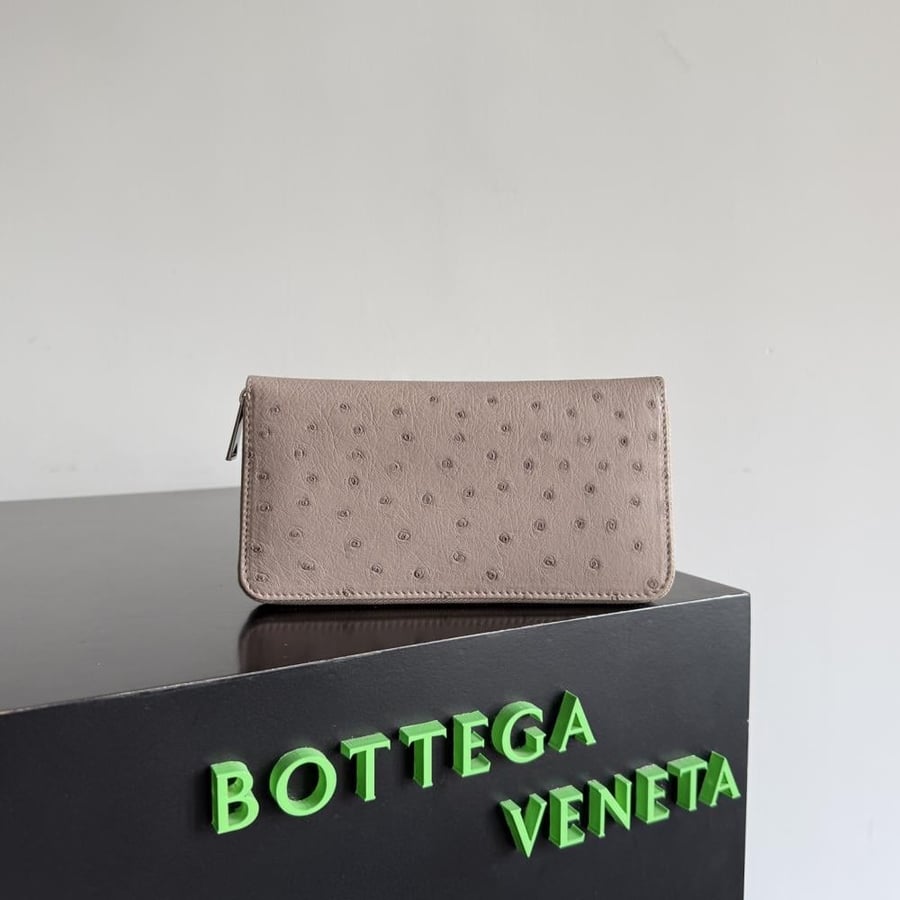 محفظة بوتيغا Ostrich Leathe bottega