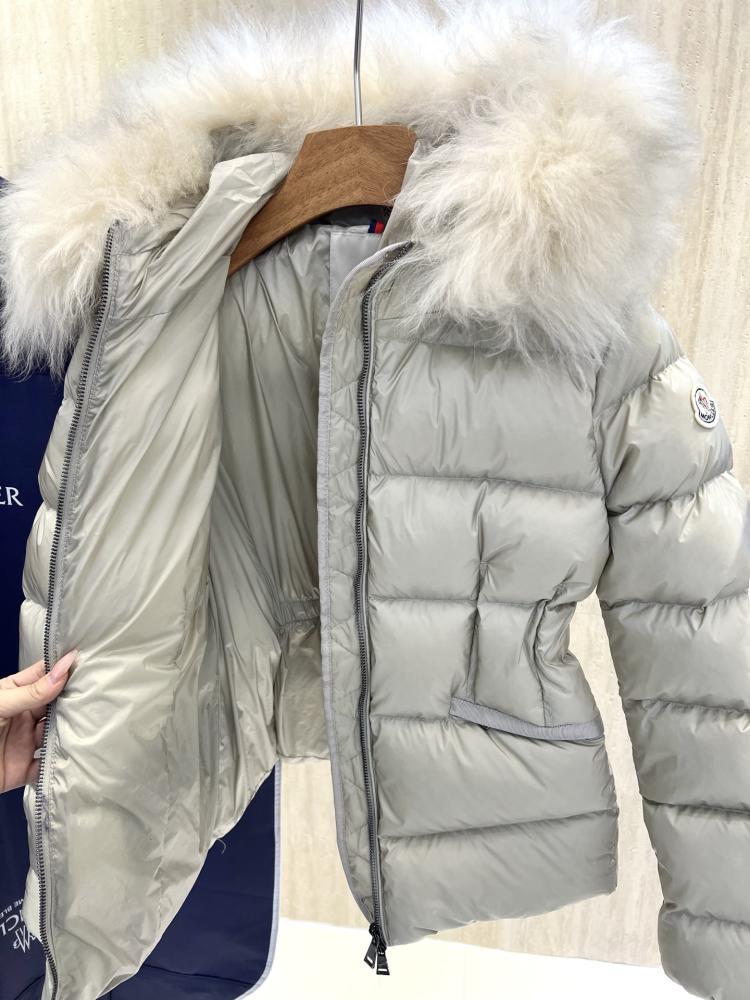 جاكيت Moncler