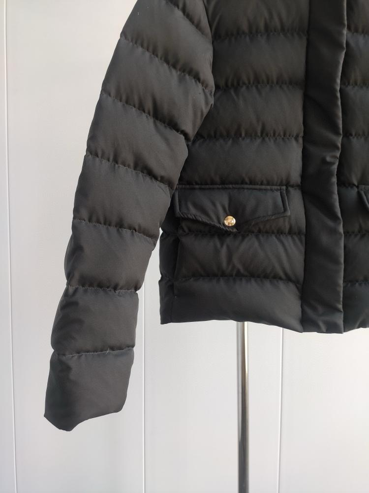 جاكيت Moncler