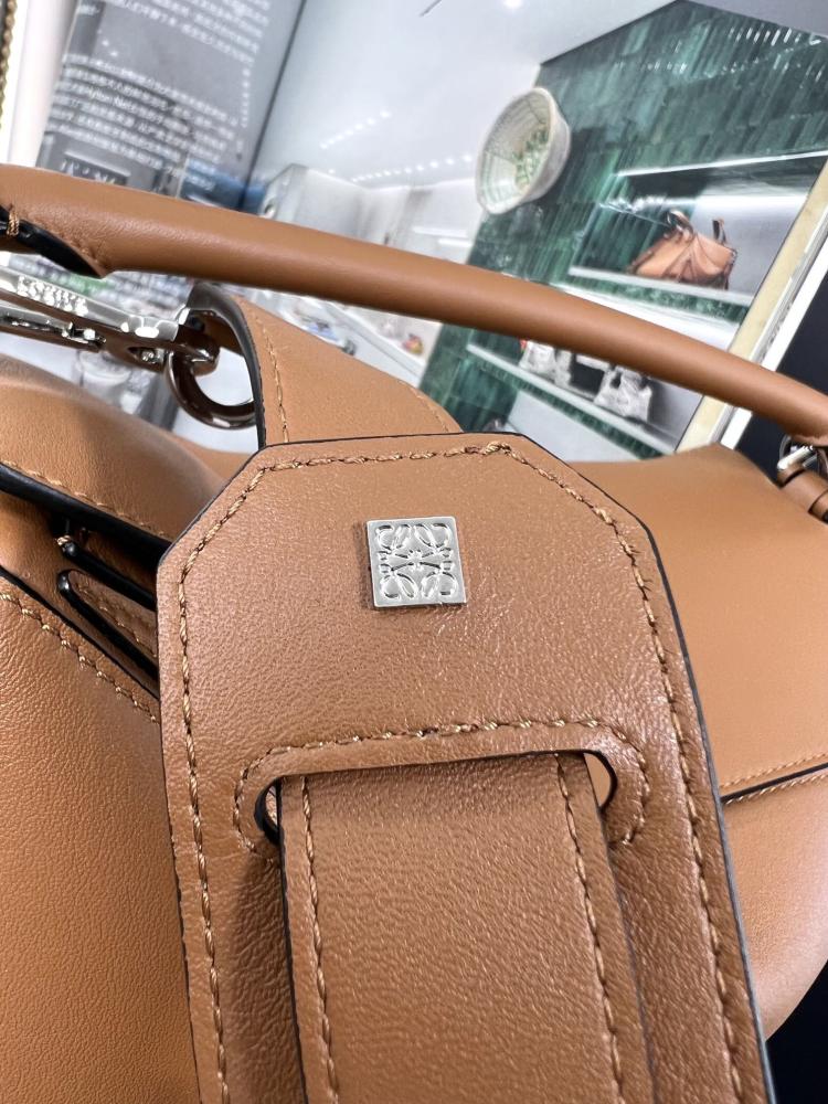 شنطة لويفي Loewe Puzzle