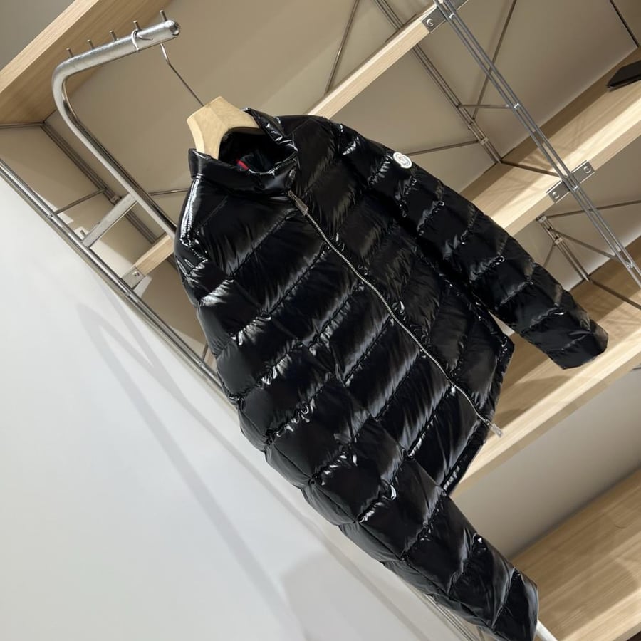 جاكيت Moncler