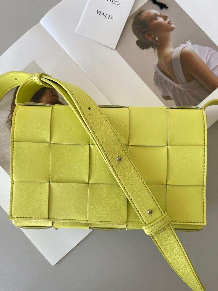 شنطة  بوتيغا Cassette مقاس 23cm