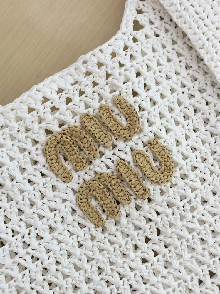 شنطة ميو ميو Large Woven Miumiu مقاس 44 cm