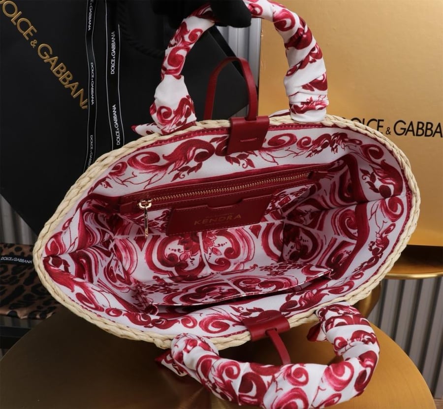 شنطة دولتشي اند غابانا Small Kendra shopper مقاس 35cm