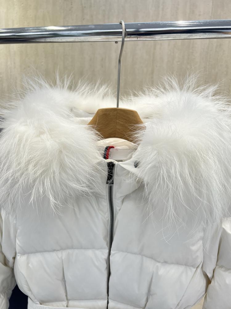 جاكيت Moncler