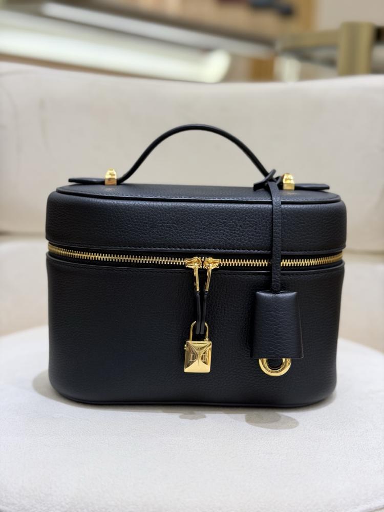 شنطة لورو بيانا Extra Softy Lora piana مقاس 21 cm