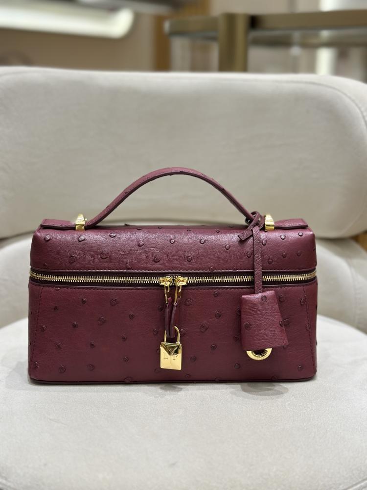شنطة لورو بيانا Extra Poket Ostrich Lora piana مقاس 23 cm