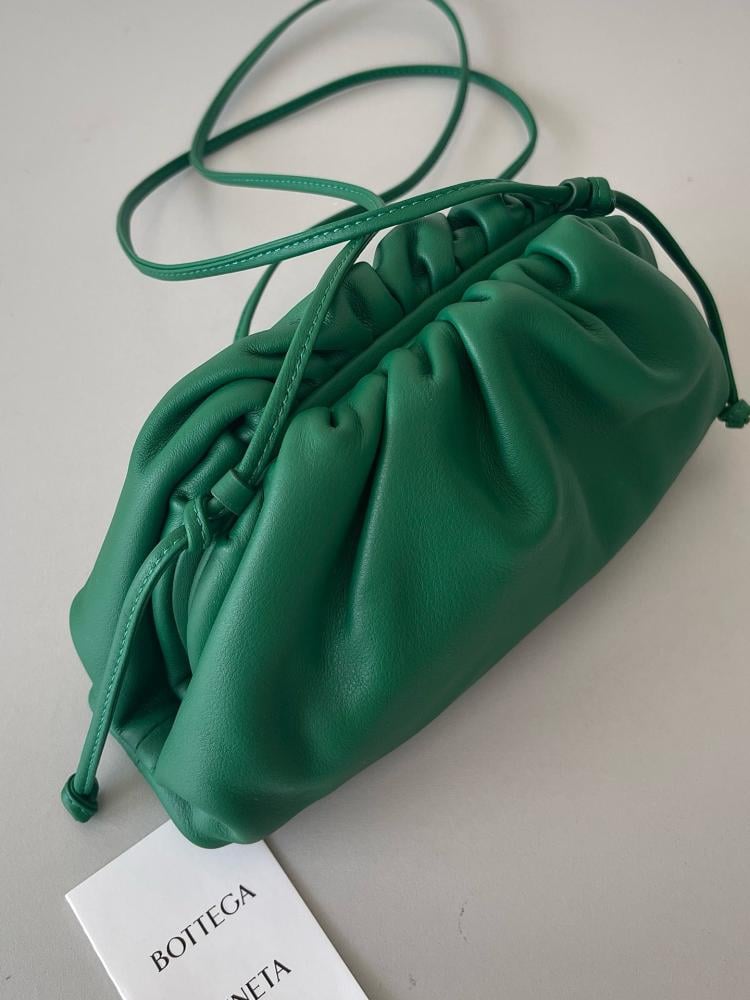 شنطة بوتيغا pouch مقاس22cm