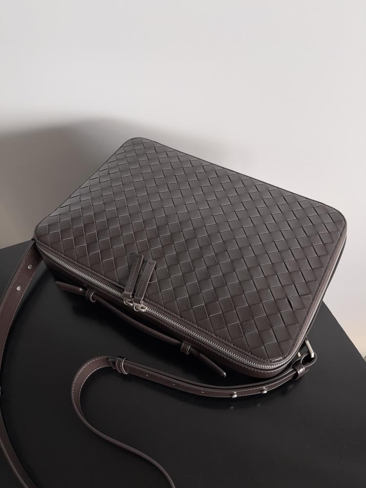 شنطة بوتيغا Laptop Bag bottega.