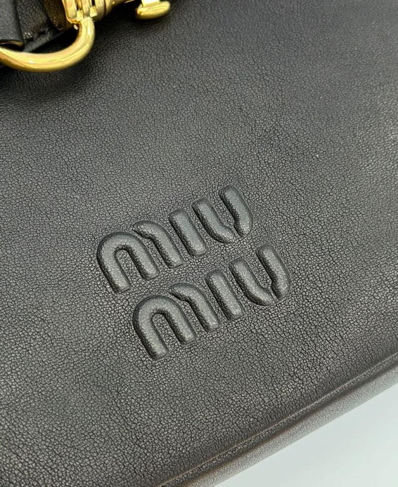 شنطة Miu Miu