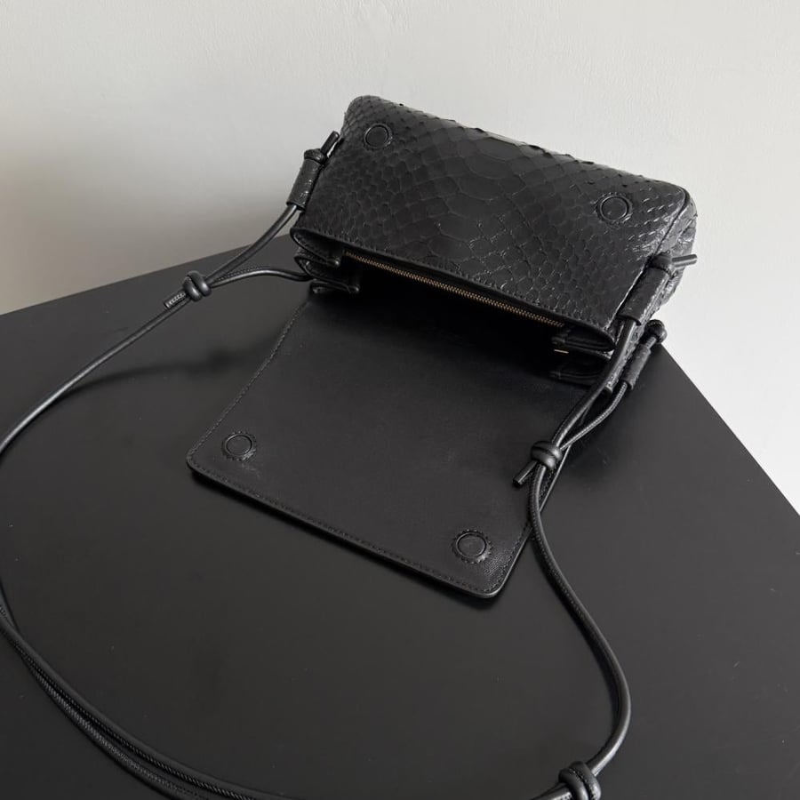 شنطة بوتيغا Nutturno Bottega