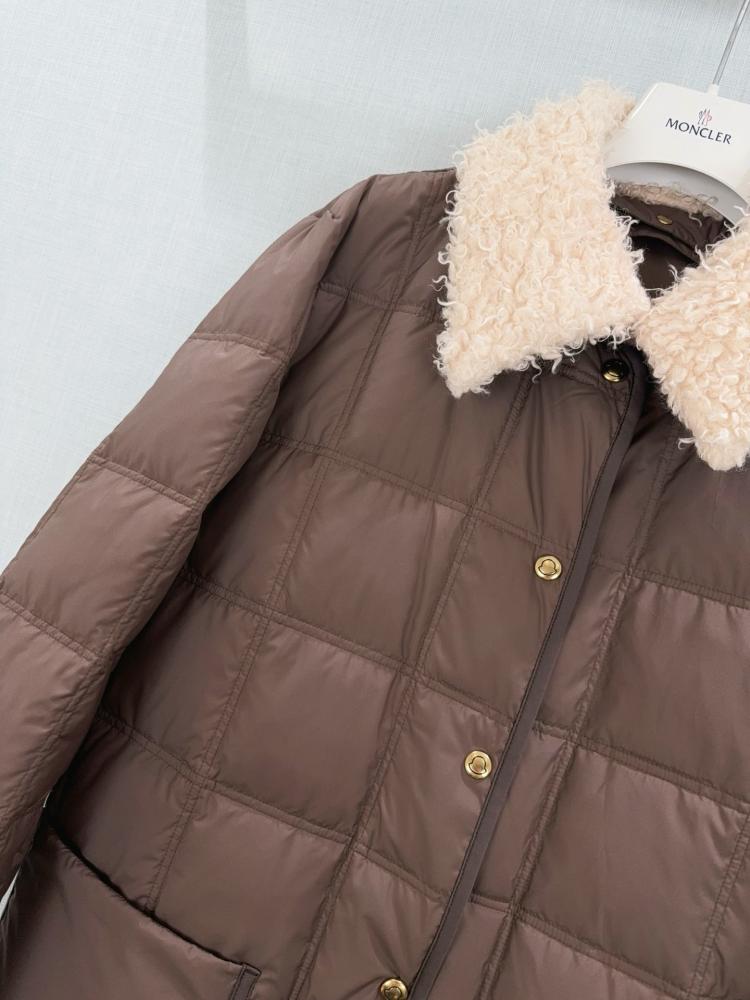 جاكيت Moncler