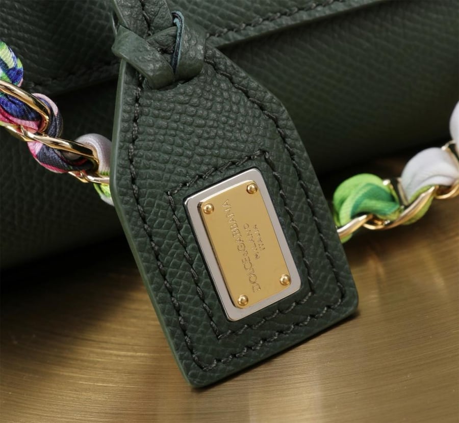 شنطة دولتشي اند غابانا  Small Sicily handbag