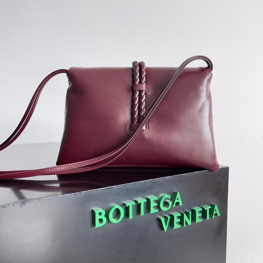 شنطة بوتيغا Winter Liberta مقاس 27cm