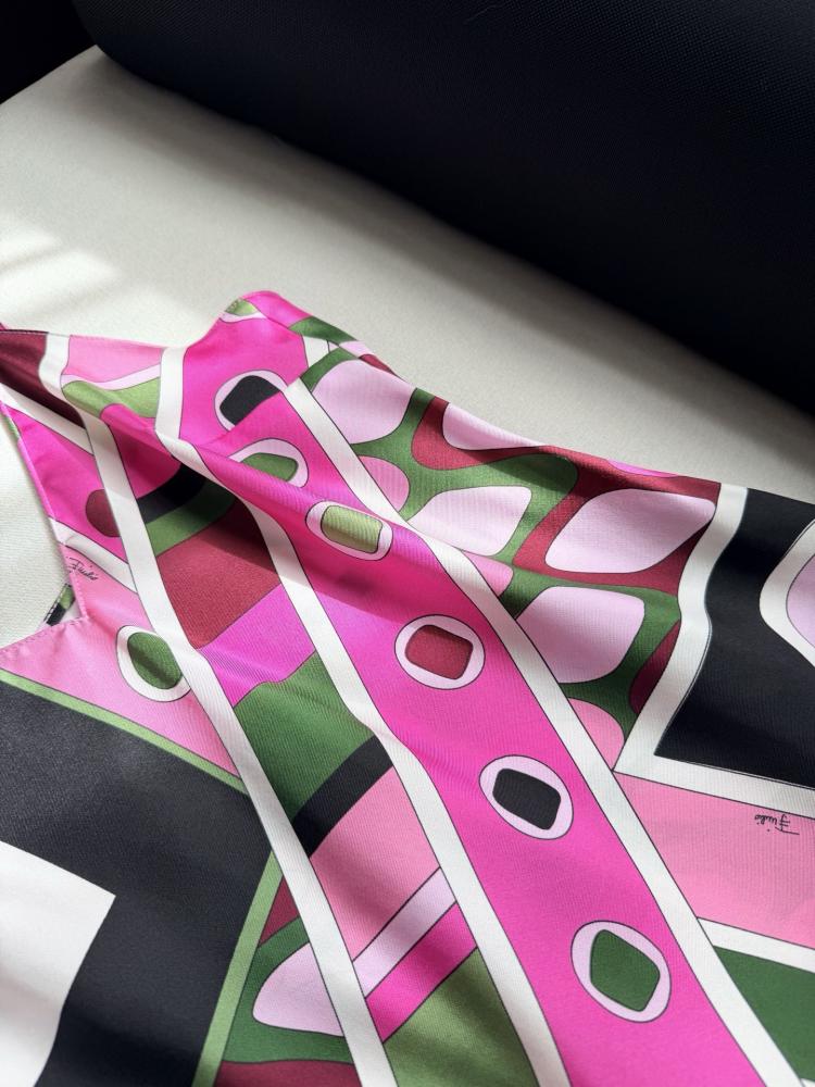 توب Pucci