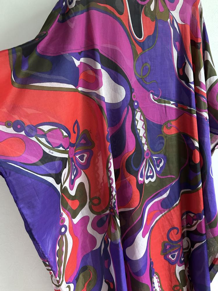 فستان Pucci.