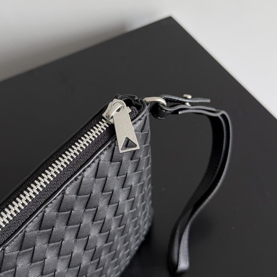 شنطة بوتيغا BOTTEGA prism