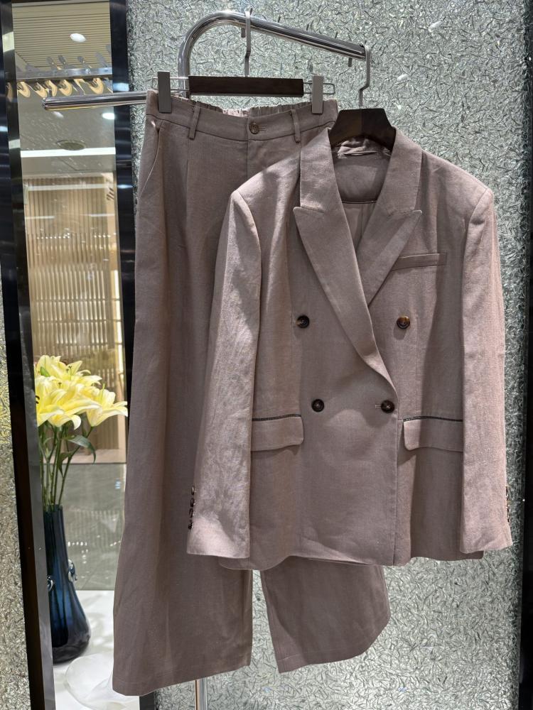 طقم Brunello cucinelli