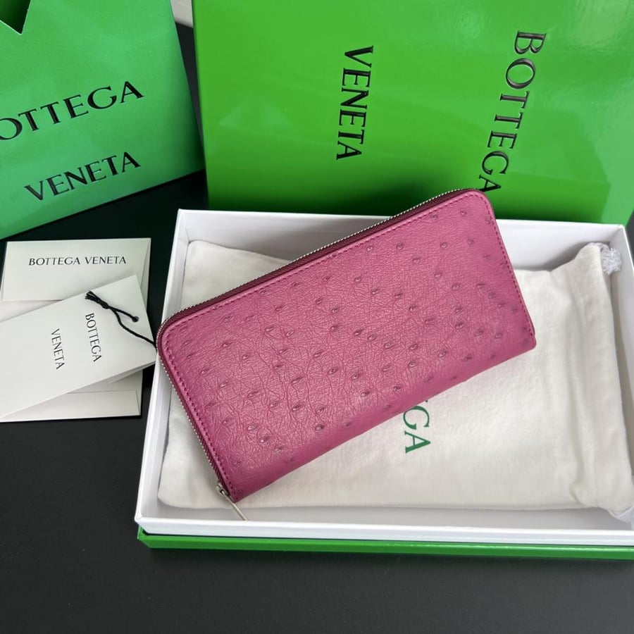 محفظة بوتيغا Ostrich Leathe bottega