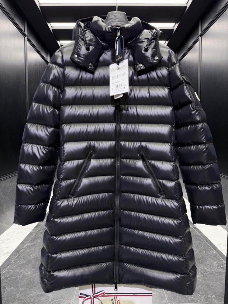 جاكيت Moncler