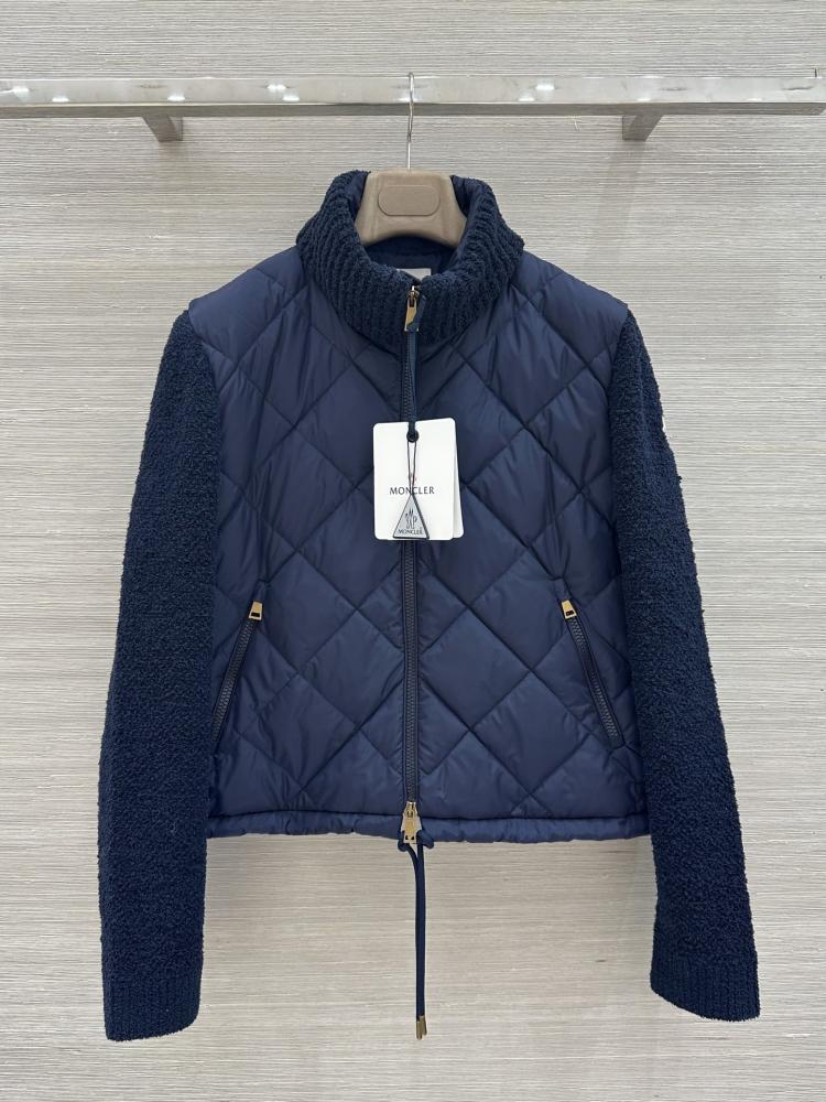جاكيت Moncler
