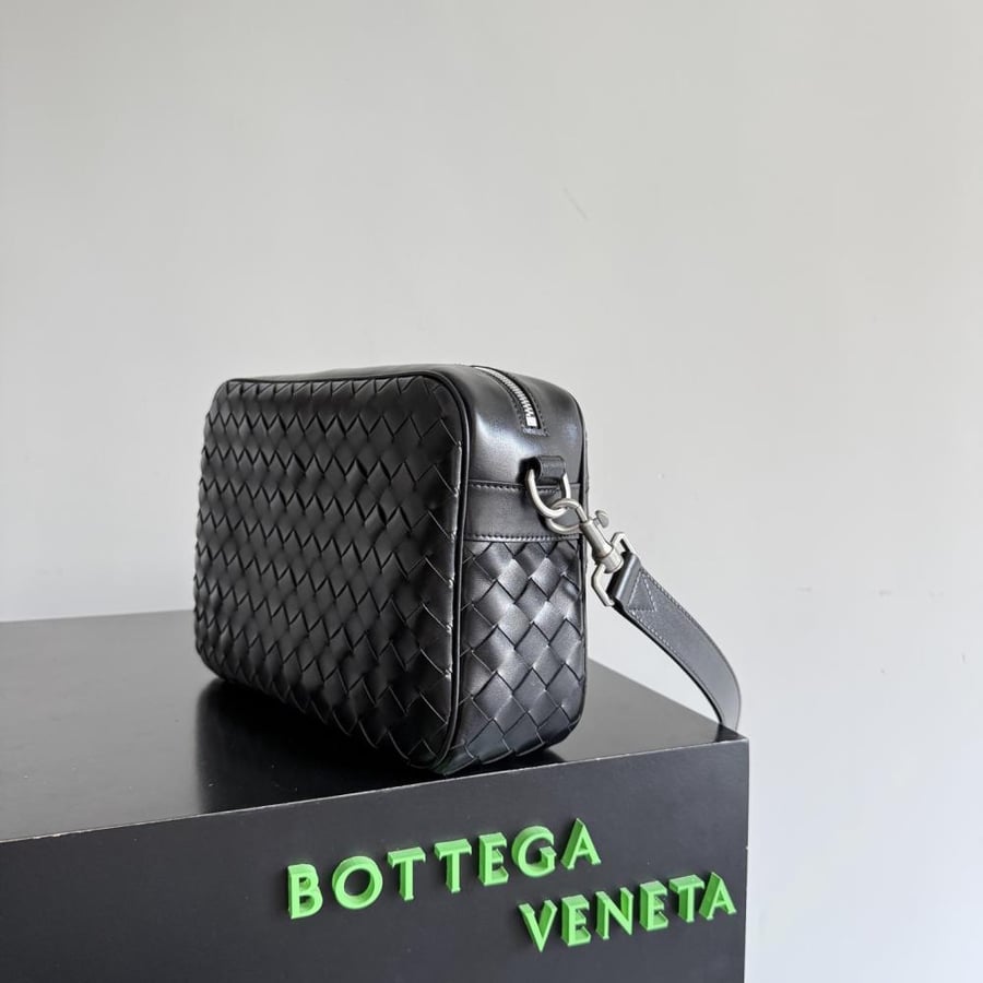 شنطة بوتيغا camera Bag Bottega