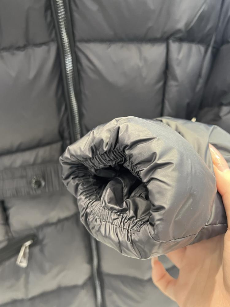 جاكيت Moncler