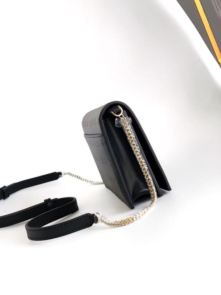 شنطة بولغاري Large Logo  مقاس 19cm
