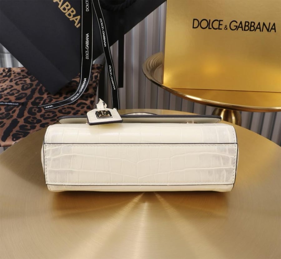 . شنطة دولتشي اند غابانا  Small Sicily handbag