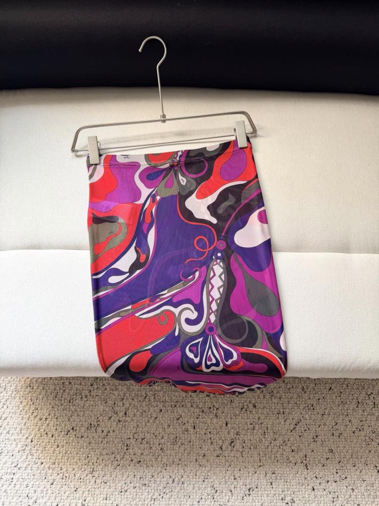 تنورة Pucci
