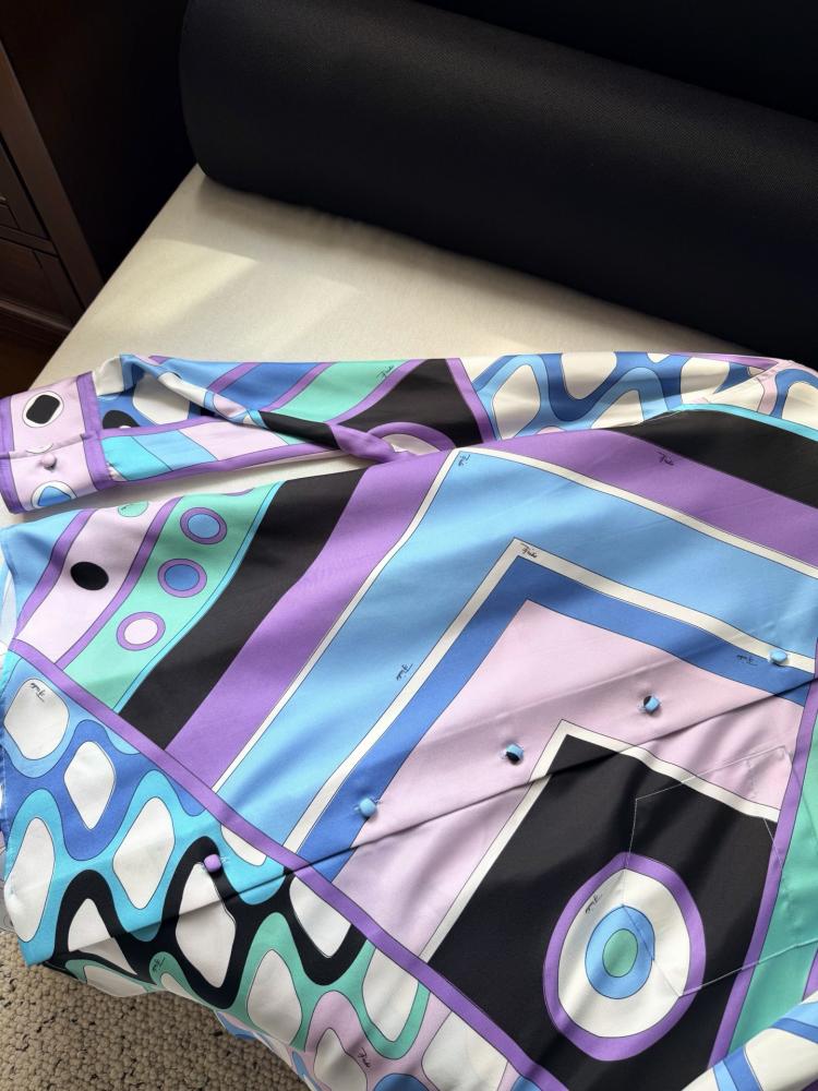 قميص Pucci.