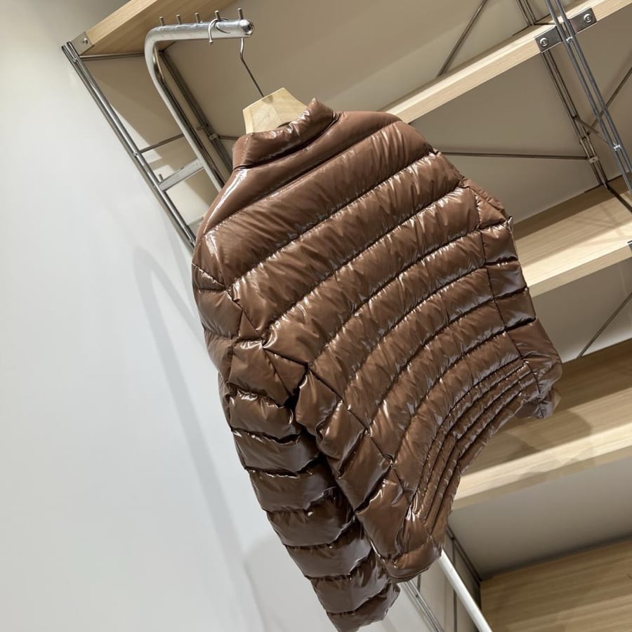 جاكيت Moncler