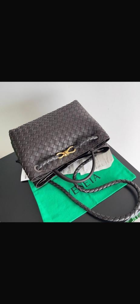شنطة بوتيغا Andiamo مقاس 32cm