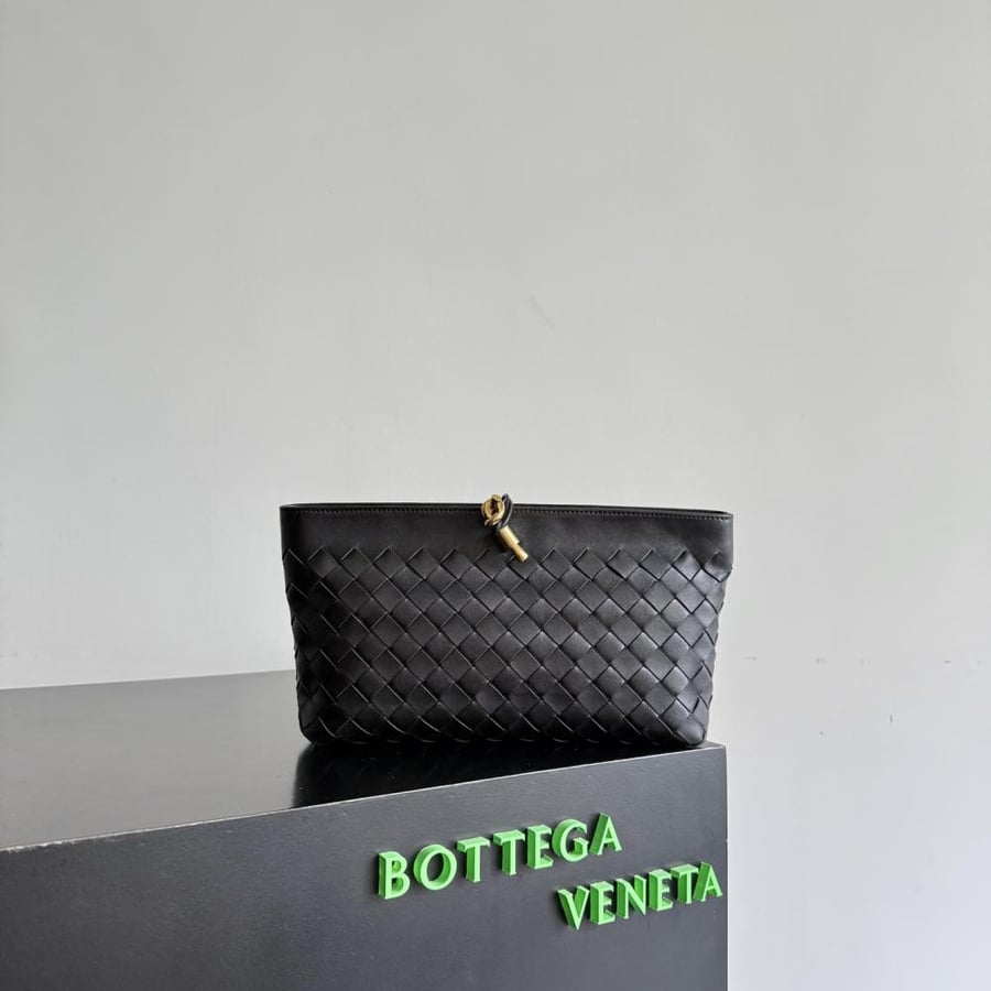 باوتش بوتيغا BOTTEGA