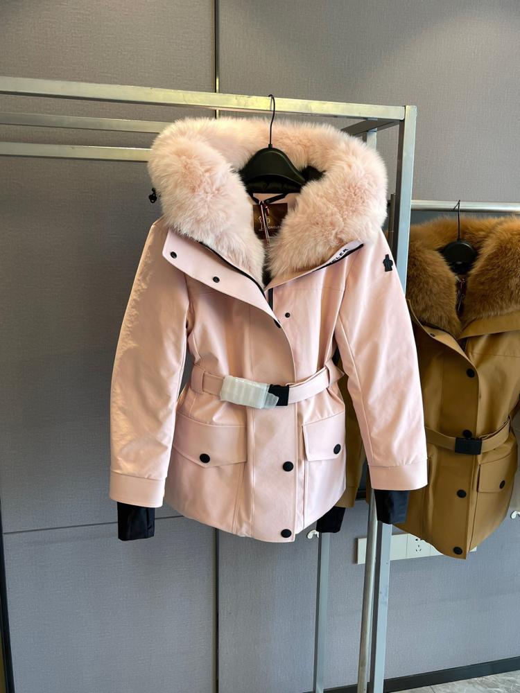 جاكيت Moncler