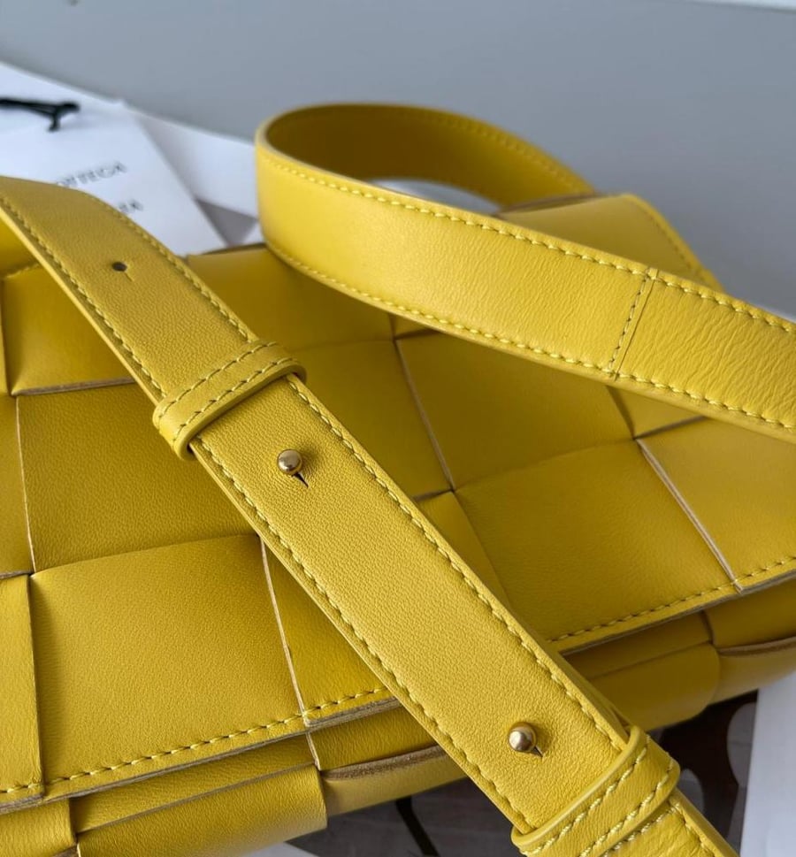 شنطة  بوتيغا Cassette مقاس 23cm