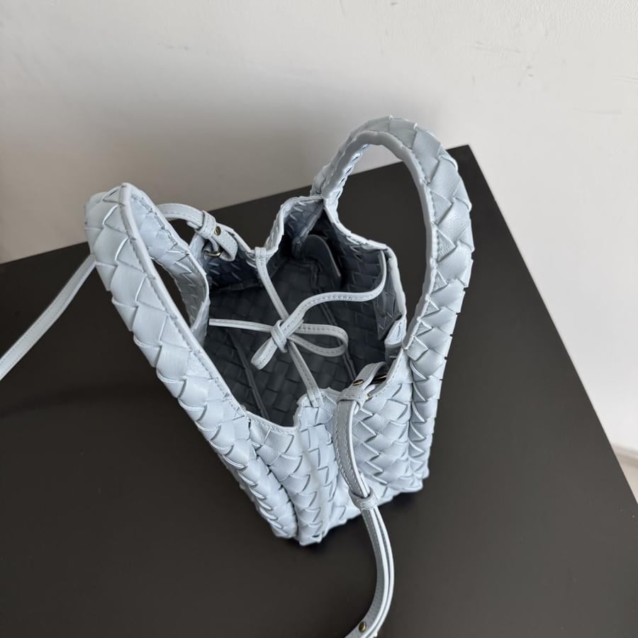 شنطة بوتيغا Baby campana Bottega