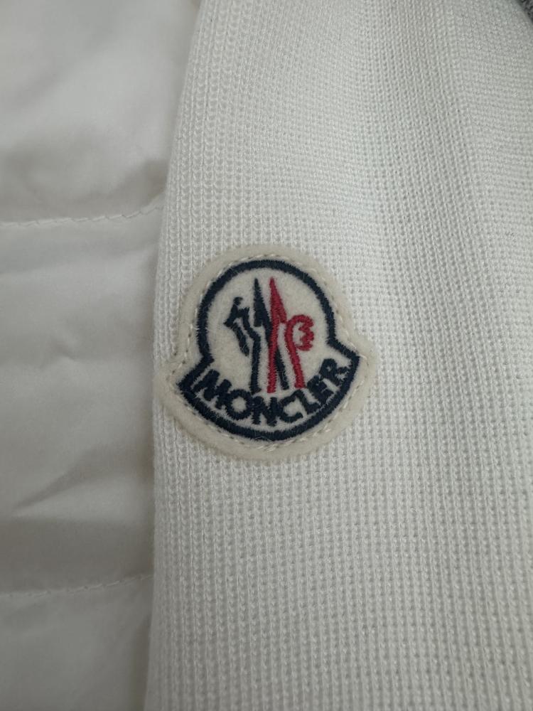 جاكيت Moncler