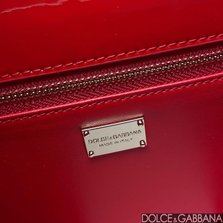 . شنطة دولتشي اند غابانا Calfskin DG Logo Bag crossbody bag