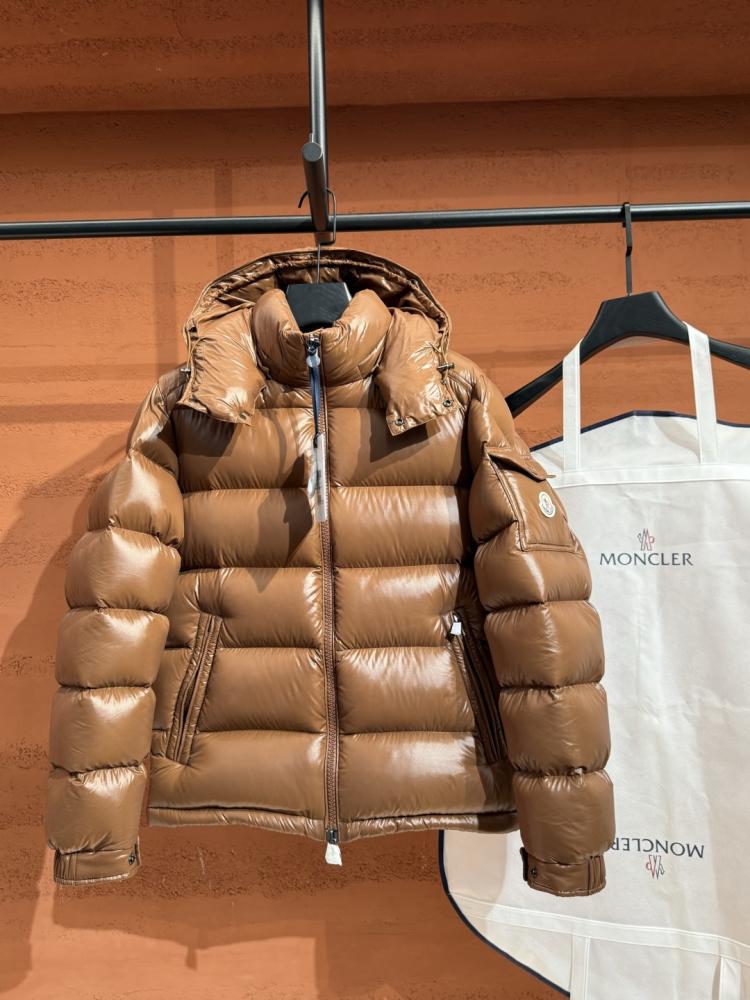 جاكيت Moncler