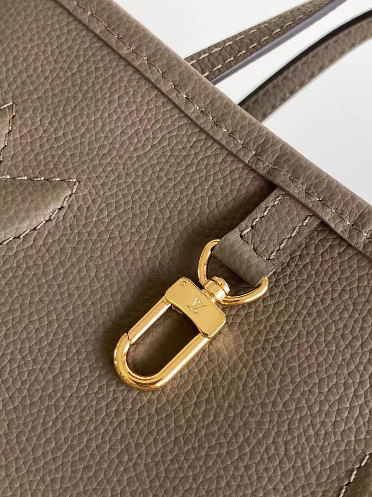 شنطة لويس فيتون Neverfull مقاس 24cm