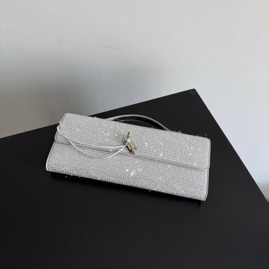 شنطة بوتيغا Andiamo clutch Bottega