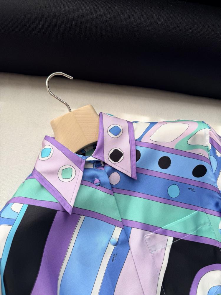 قميص Pucci.