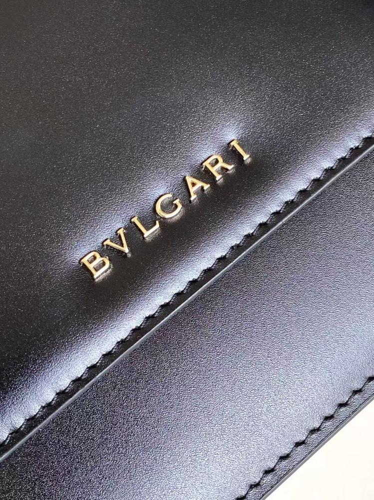 شنطة بولغاري Serpenti Forever مقاس 19cm