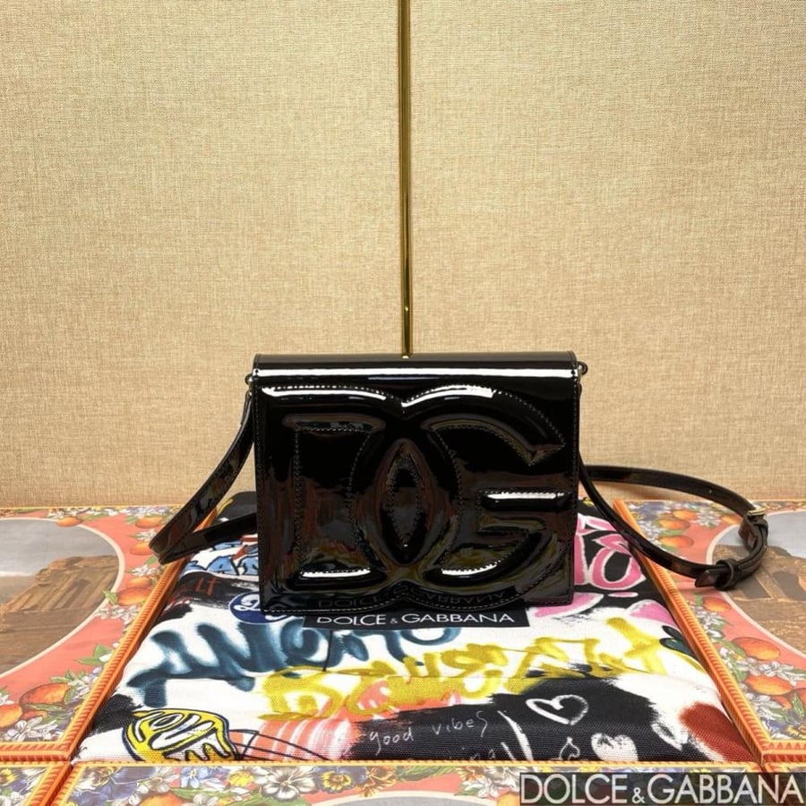 . شنطة دولتشي اند غابانا Calfskin DG Logo Bag crossbody bag