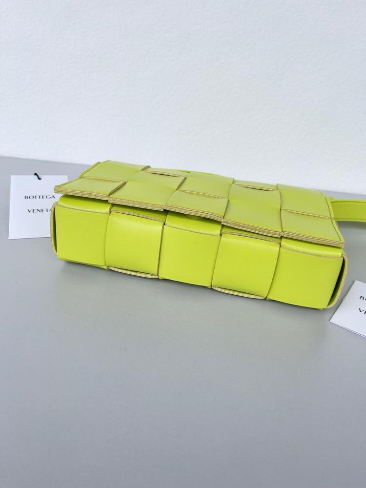 شنطة  بوتيغا Cassette مقاس 23cm