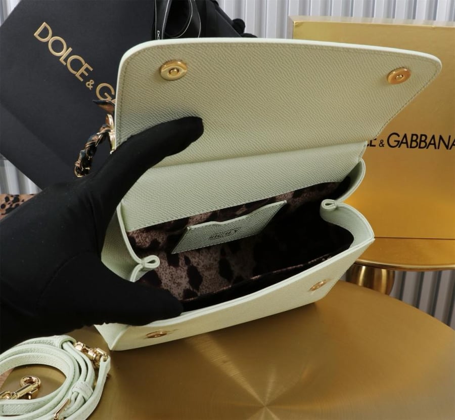 . شنطة دولتشي اند غابانا Medium Sicily handbag