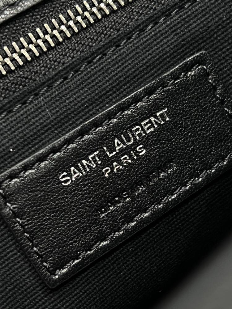 سان لوران Niki Saint Laurent