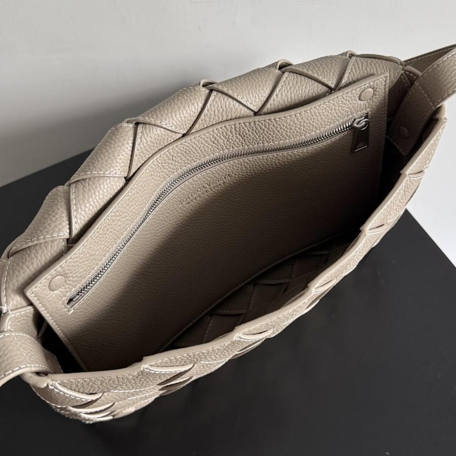 شنطة بوتيغا Large Diago bottega